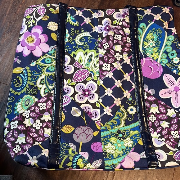 Vera Bradley Tote - Picture 5 of 6